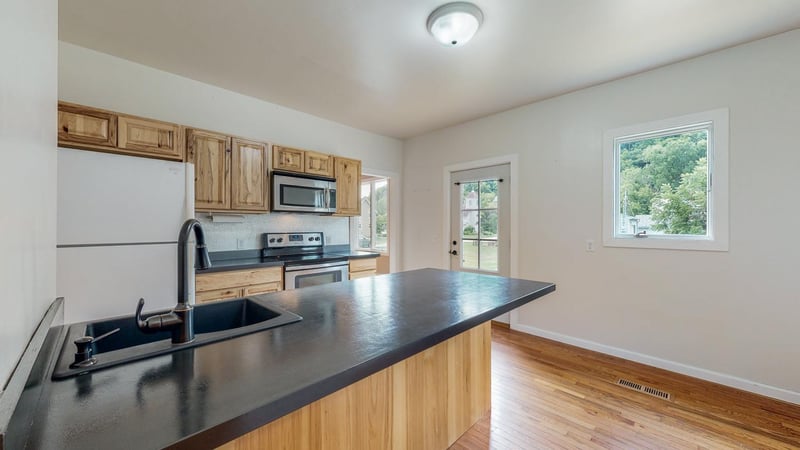 35 3rd Ave S, Hammond, MN 55991