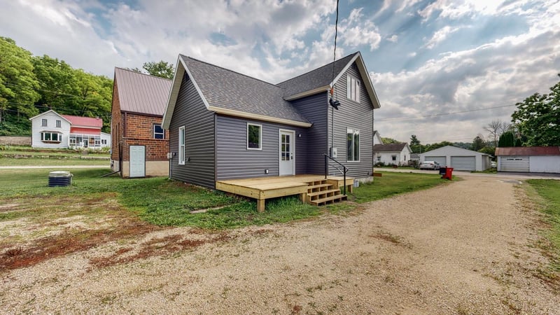 35 3rd Ave S, Hammond, MN 55991