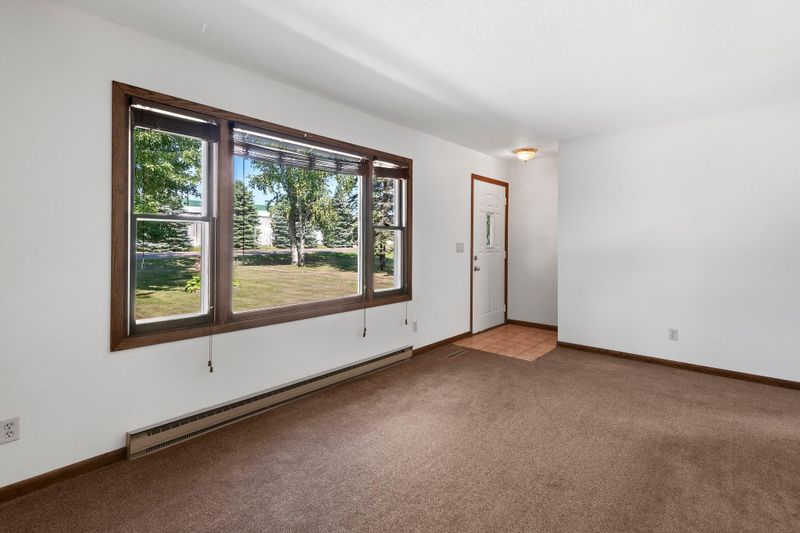 33131 Flanders St NE, Cambridge, MN 55008
