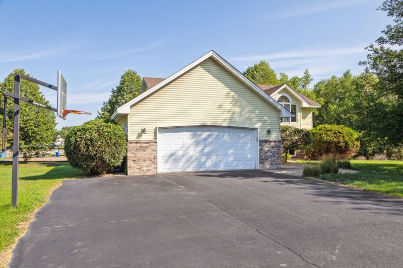 1225 130th Ln NE, Blaine, MN 55434
