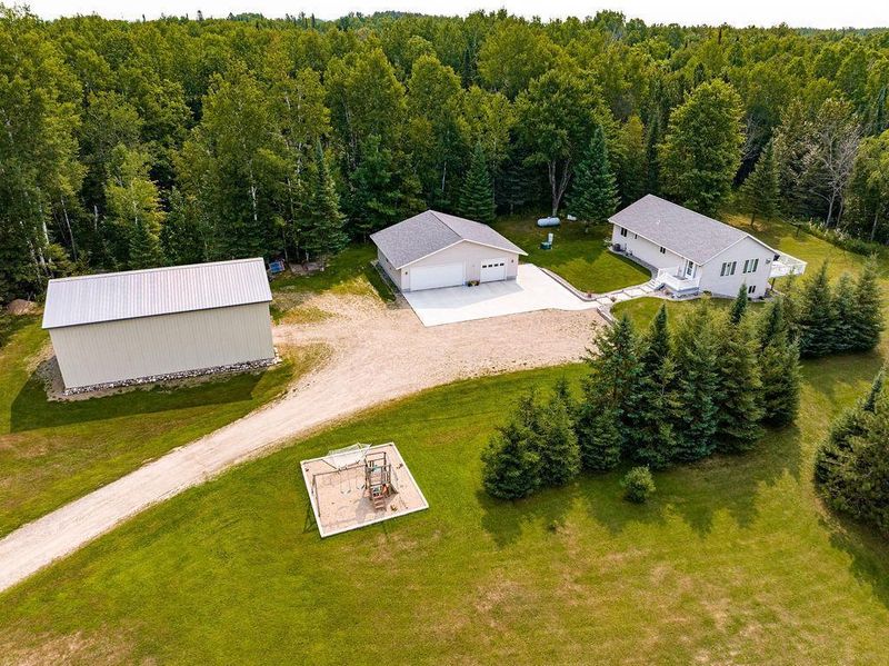 25838 Oak Dr, Bovey, MN 55709