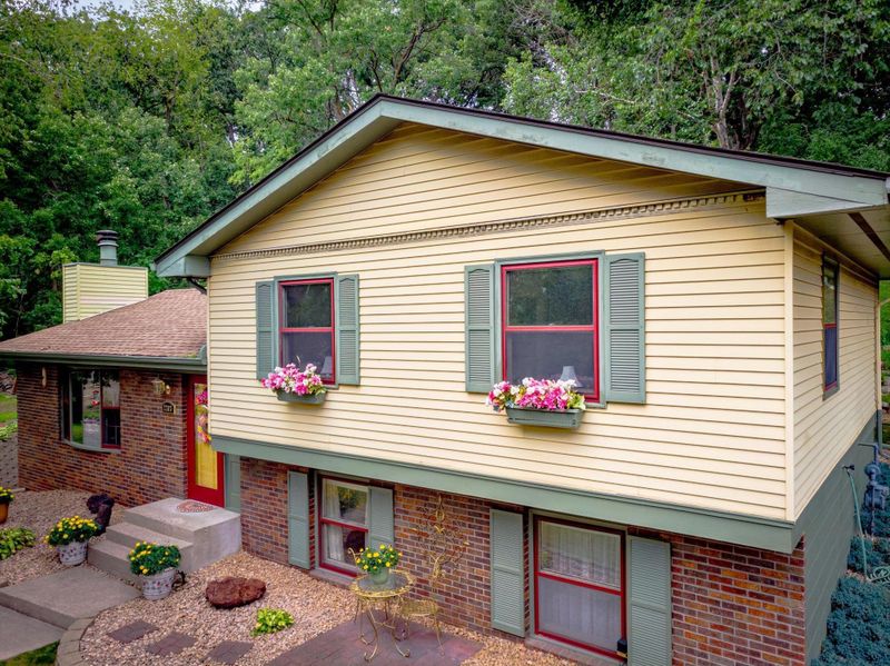 2203 Highwood Ave E, Saint Paul, MN 55119