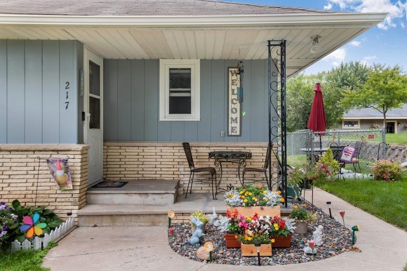 217 High Ave, Wanamingo, MN 55983