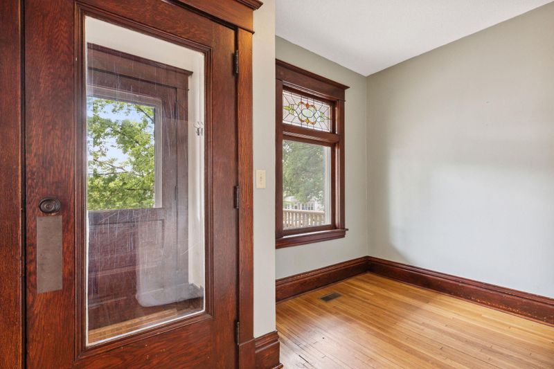 381 Lawson Ave E, Saint Paul, MN 55130