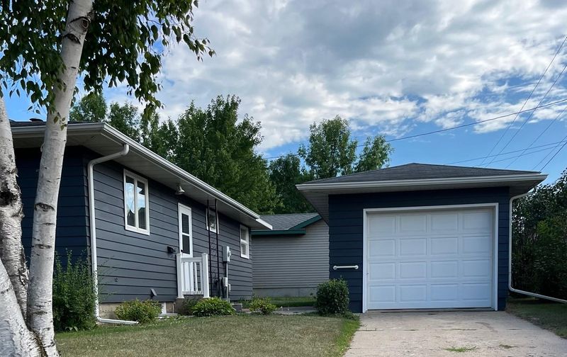 107 4th St S, Sauk Centre, MN 56378