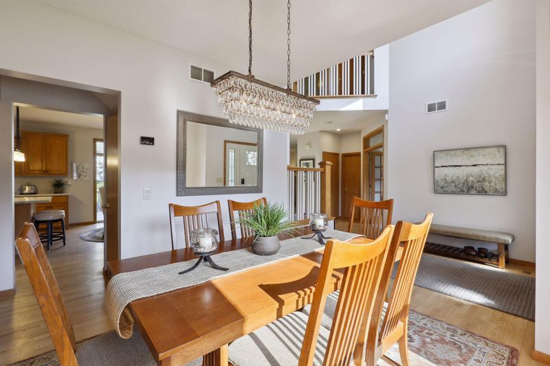 13243 Georgia Dr, Apple Valley, MN 55124