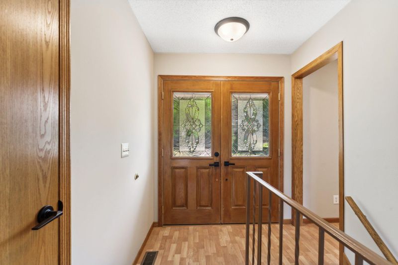 12312 Allen Dr, Burnsville, MN 55337