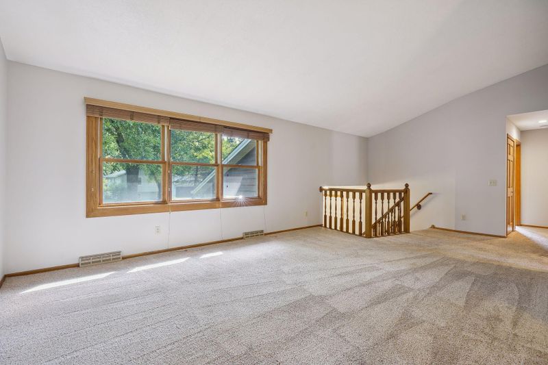 6219 Edgemont Blvd N, Brooklyn Park, MN 55428