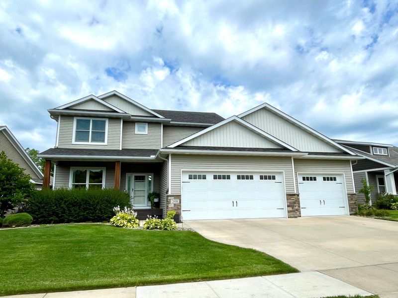 2608 Oak Lawn Dr, Northfield, MN 55057
