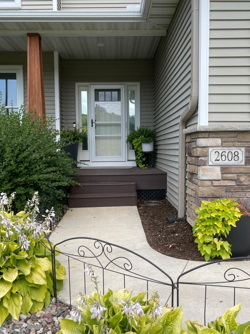 2608 Oak Lawn Dr, Northfield, MN 55057