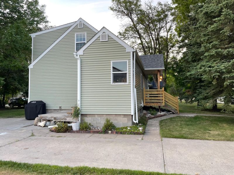 715 3rd St SE, Barnesville, MN 56514