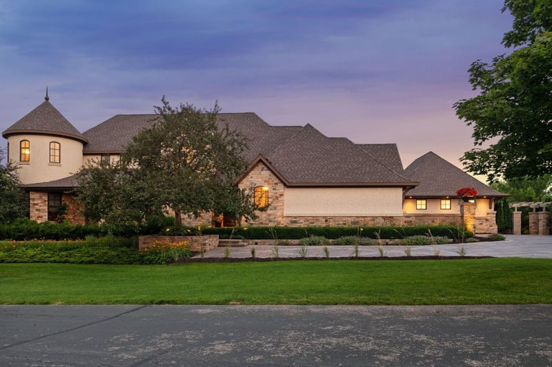 221 Primrose Ln, Medina, MN 55340