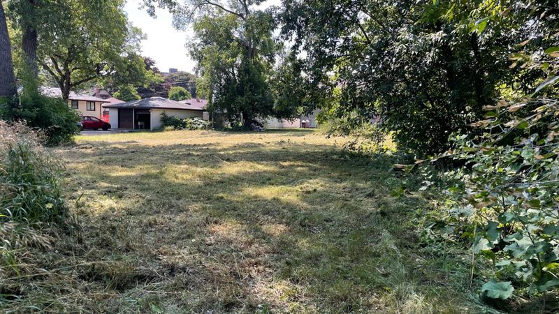 1140 E 3rd St E, Saint Paul, MN 55106