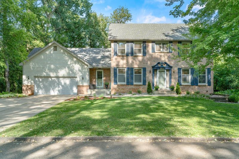 3635 Sunrise Dr E, Minnetonka, MN 55345