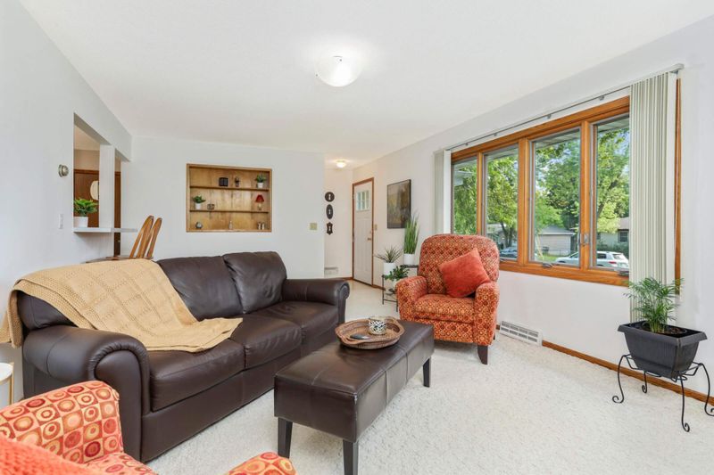 10416 Thomas Ave S, Bloomington, MN 55431