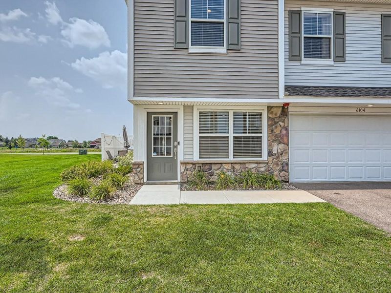 6104 Idette Ave S, Cottage Grove, MN 55016