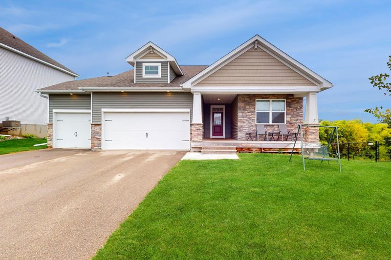 1526 Linwood Cir, Shakopee, MN 55379