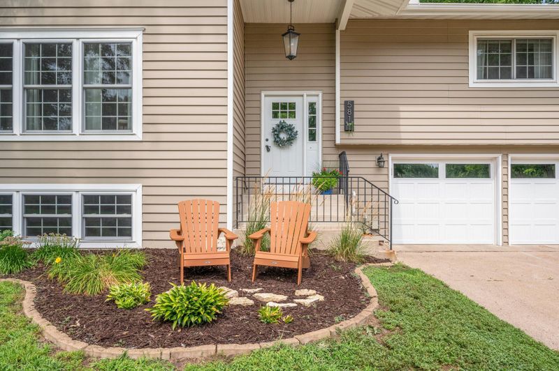 581 Suzanne Ave, Shoreview, MN 55126