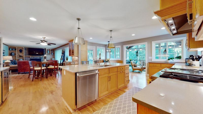 17175 Valley Rd, Eden Prairie, MN 55347