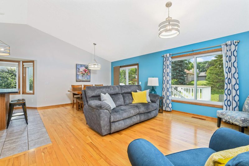 1420 Cutters Ln, Eagan, MN 55122