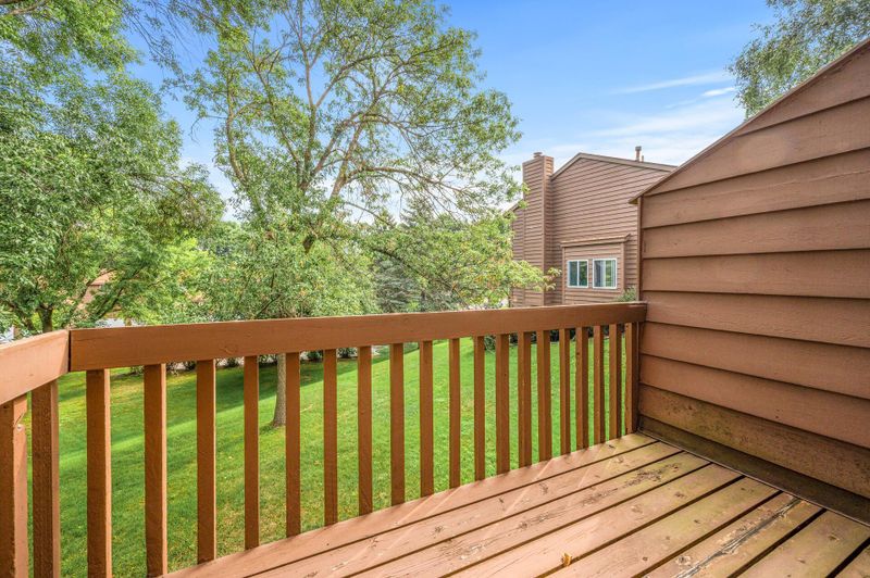 2039 9th Ave E, North Saint Paul, MN 55109