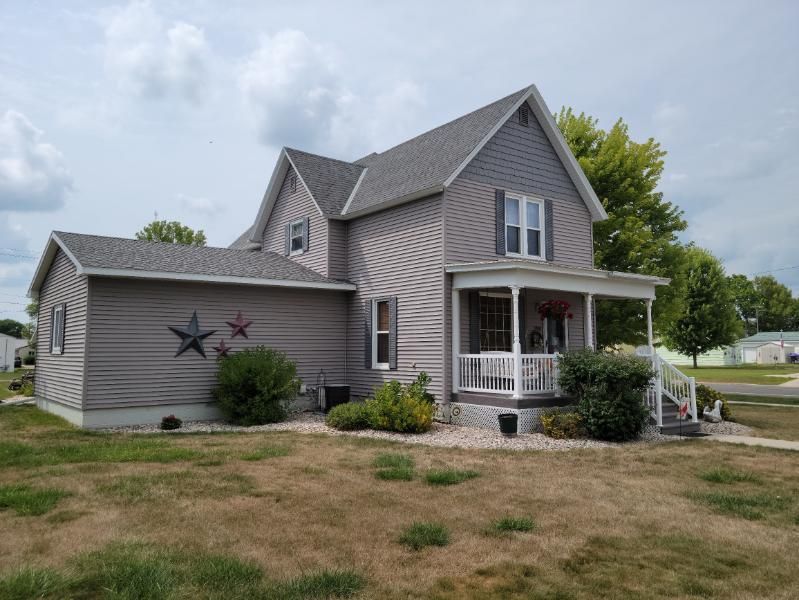 290 N Broadway, Wells, MN 56097