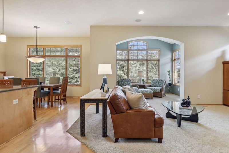 8111 Xerxes Cir, Bloomington, MN 55431