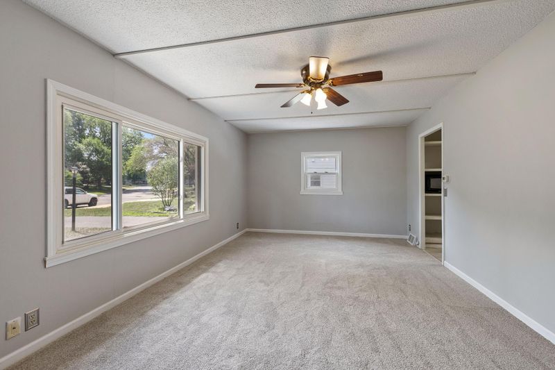 8620 Crest Rd, Bloomington, MN 55425