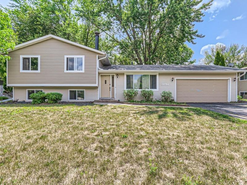 3850 Country Creek Way, Eagan, MN 55122