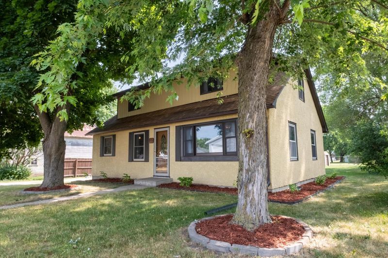 1437 Bluff Ave, Saint Charles, MN 55972