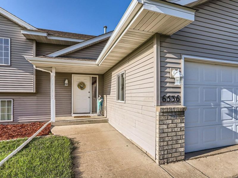 6536 401st St, North Branch, MN 55056