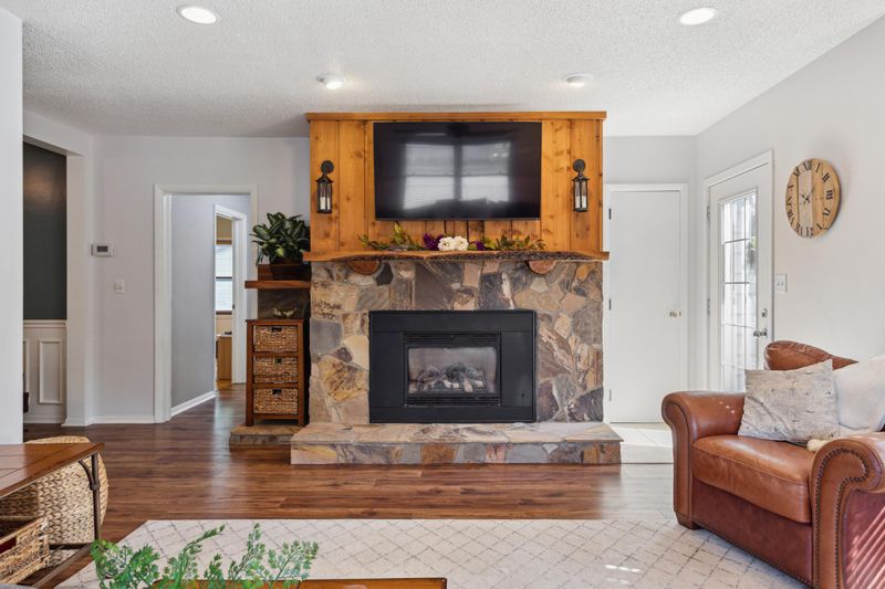 1505 Chandler Ave N, Glencoe, MN 55336