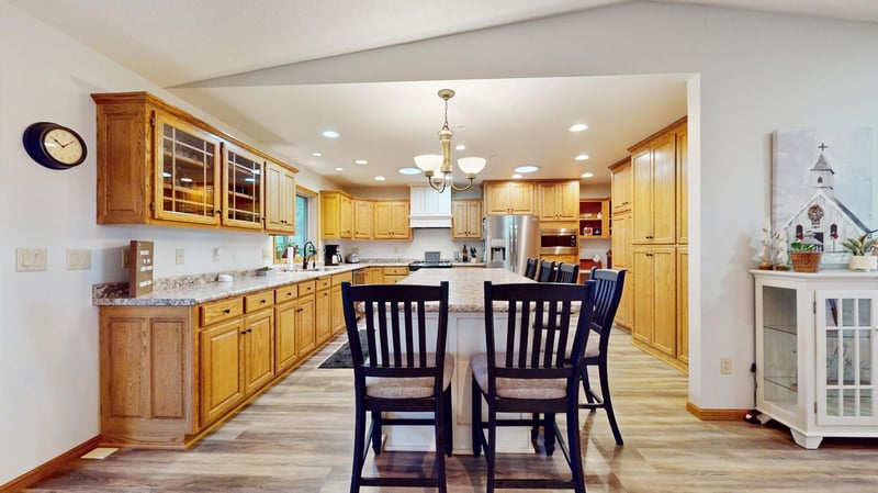 61335 193rd St, Litchfield, MN 55355