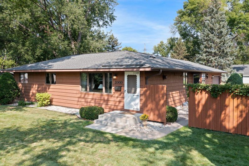 2000 W 83rd St, Bloomington, MN 55431