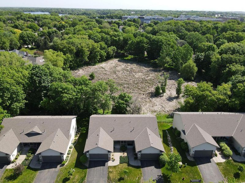 15460 Weaver Lake Rd, Maple Grove, MN 55311