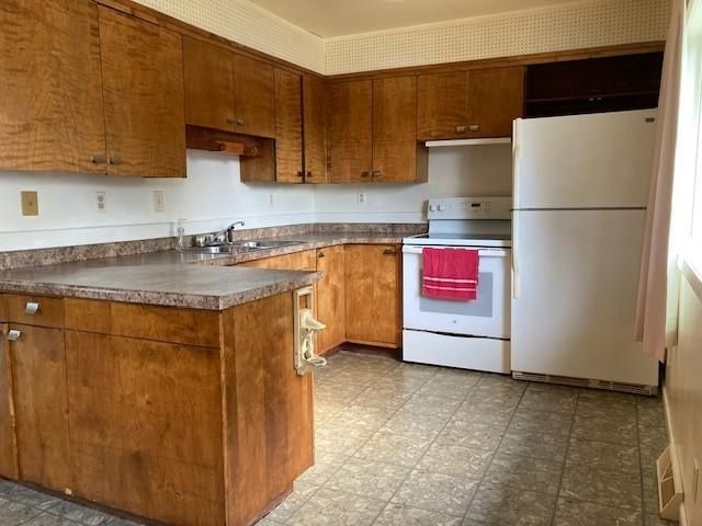 1002 Division St, Deer River, MN 56636