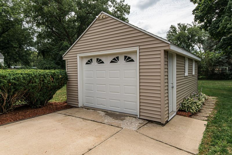 2006 14th St SE, Rochester, MN 55904