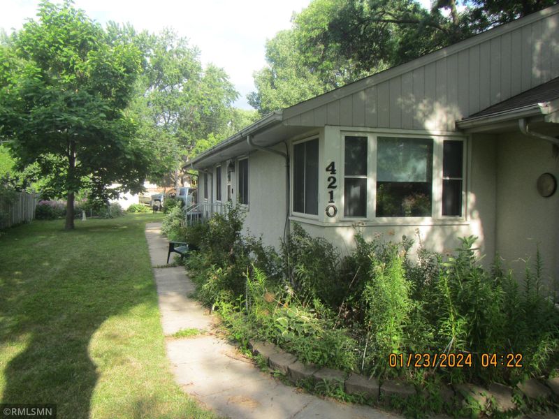 4208 Valley View Rd, Edina, MN 55424
