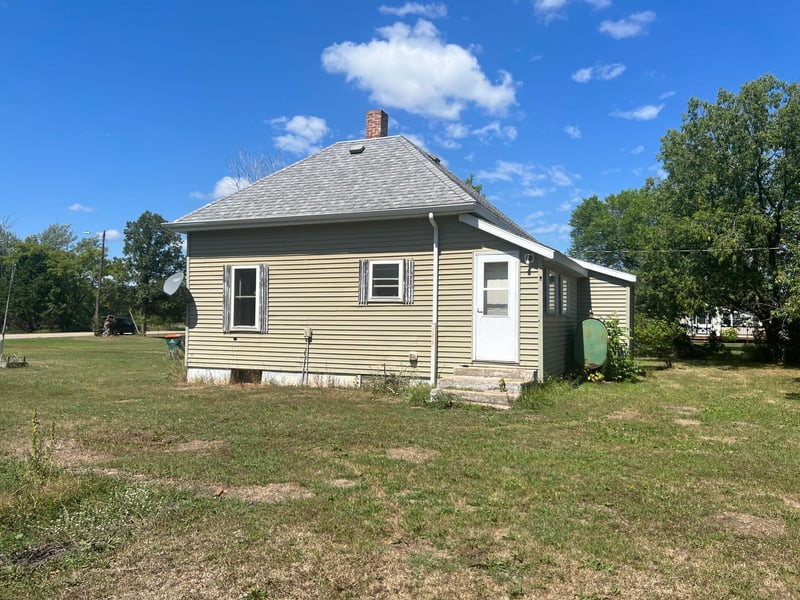 624 N Main St, Hewitt, MN 56453