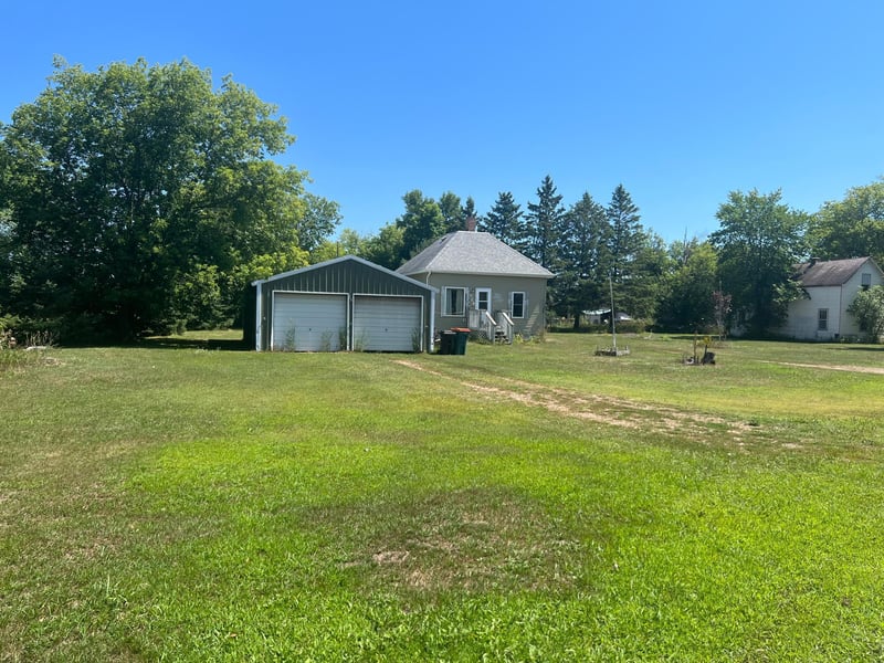 624 N Main St, Hewitt, MN 56453