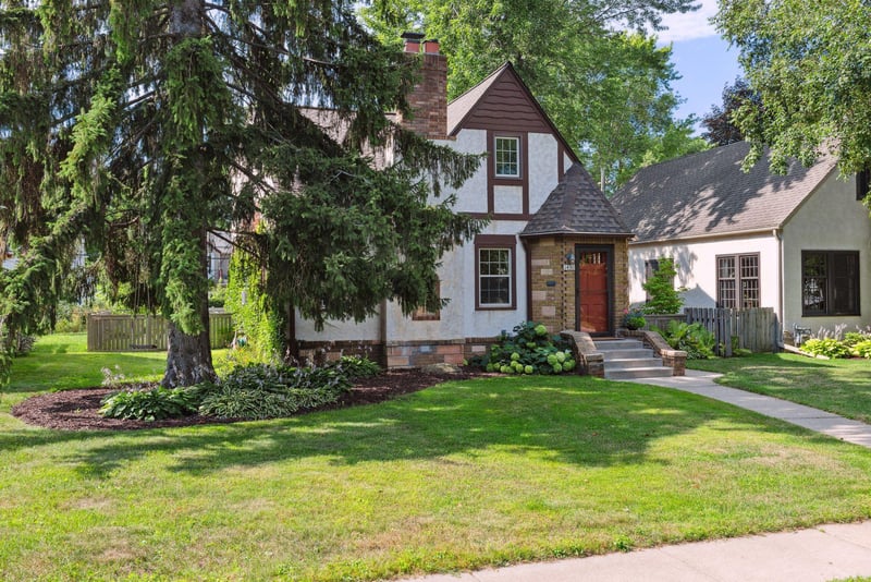 1430 Iowa Ave W, Falcon Heights, MN 55108