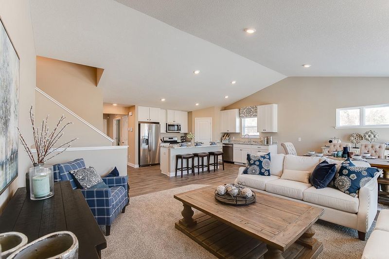 2077 Arcadia St, Shakopee, MN 55379