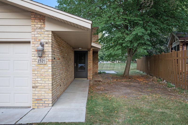 2321 Wildwood Trl, Minnetonka, MN 55305