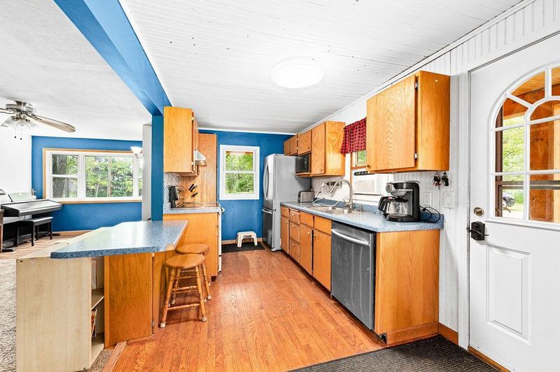 3189 Poplar Rd, Duluth, MN 55804