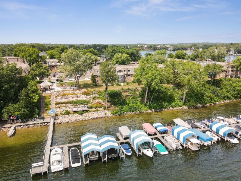 4407 Wilshire Blvd #104, Mound, MN 55364