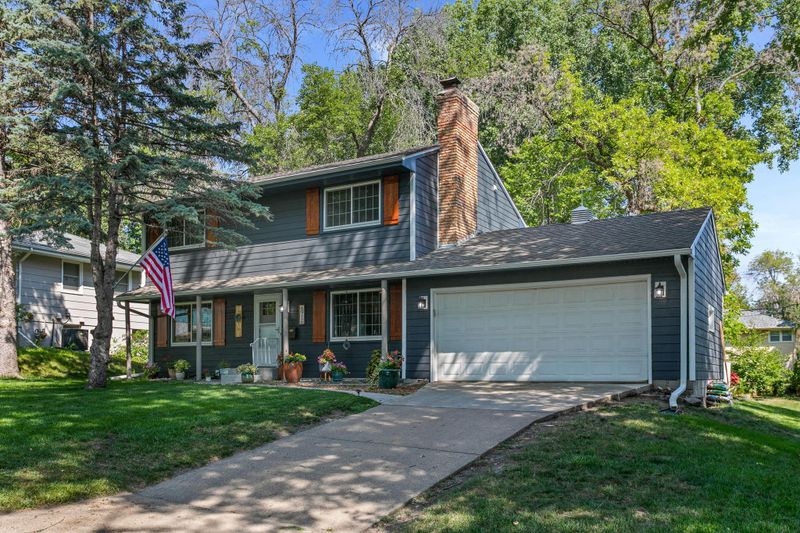 6916 Hill Pl N, Crystal, MN 55427