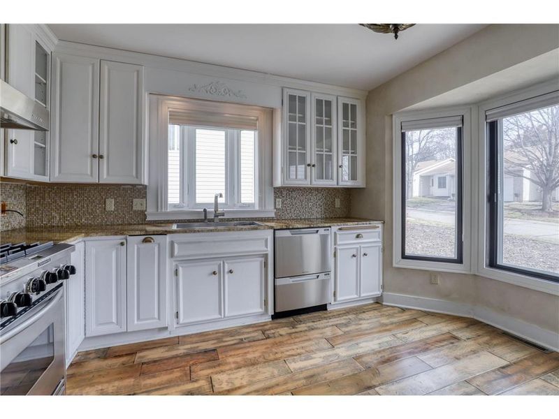 14238 Glencove Trl, Apple Valley, MN 55124