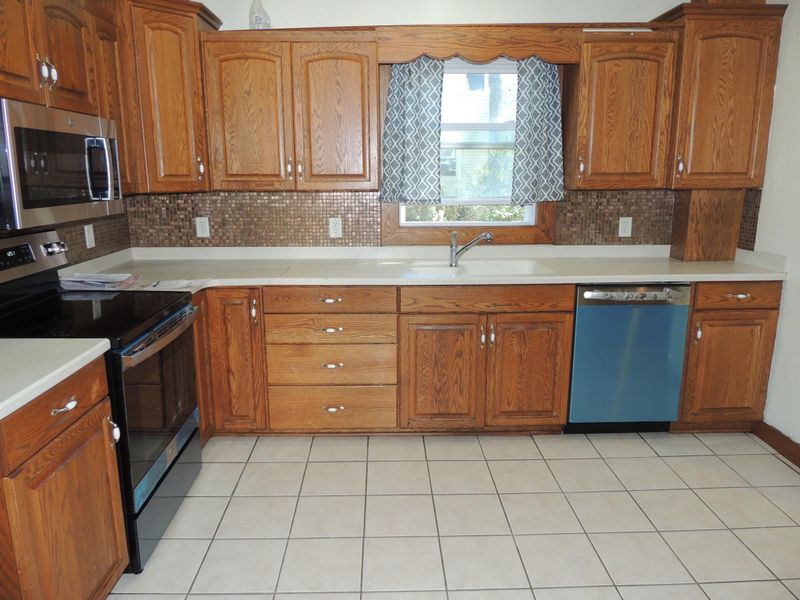 1410 8th Ave NW, Austin, MN 55912