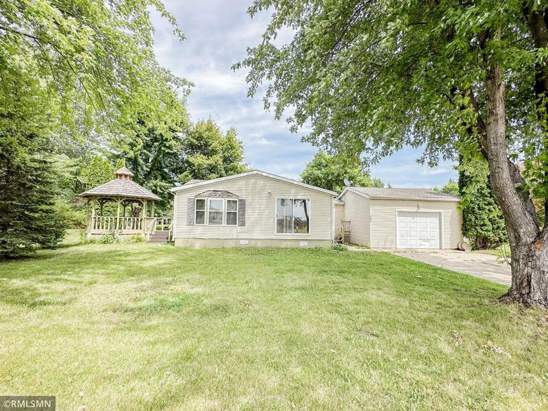 302 Sunrise Ln N, Atwater, MN 56209