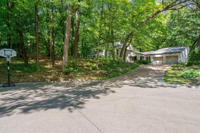 4300x Ridge Ct, Minnetonka, MN 55391